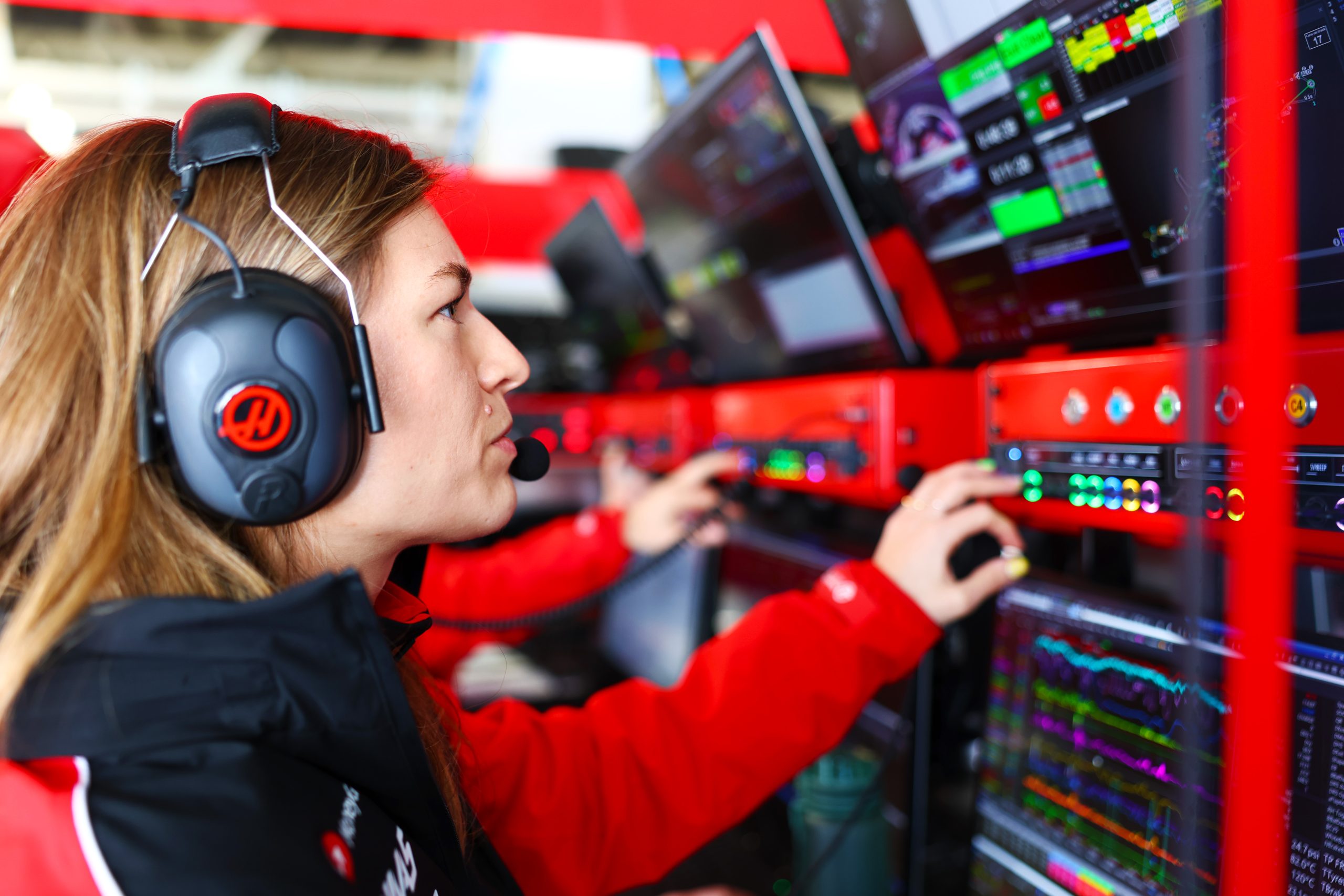 Ocon hails productive partnership with Haas engineer Laura Mueller