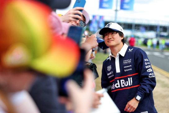 Yuki Tsunoda (JPN) Red Bull Racing with fans.
03.07.2025. Formula 1 World Championship, Rd 12, British Grand Prix, Silverstone, England, Preparation Day.
- www.xpbimages.com, EMail: requests@xpbimages.com &copy; Copyright: Bearne / XPB Images
