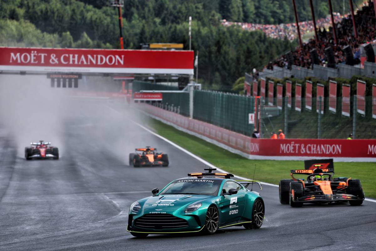 Verstappen expresses anger at FIA rain delay decision at Spa