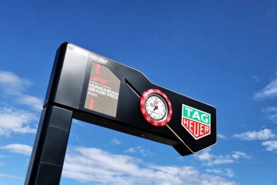 Circuit atmosphere - Tag Heuer clock in the pits.
31.07.2025. Formula 1 World Championship, Rd 14, Hungarian Grand Prix, Budapest, Hungary, Preparation Day.
- www.xpbimages.com, EMail: requests@xpbimages.com © Copyright: Moy / XPB Images