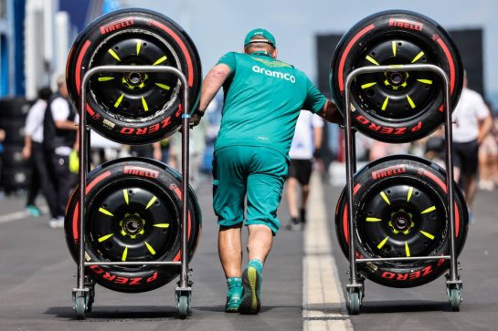 Aston Martin mechanic in the paddock
31.07.2025. Formula 1 World Championship, Rd 14, Hungarian Grand Prix, Budapest, Hungary, Preparation Day.
- www.xpbimages.com, EMail: requests@xpbimages.com © Copyright: Charniaux / XPB Images