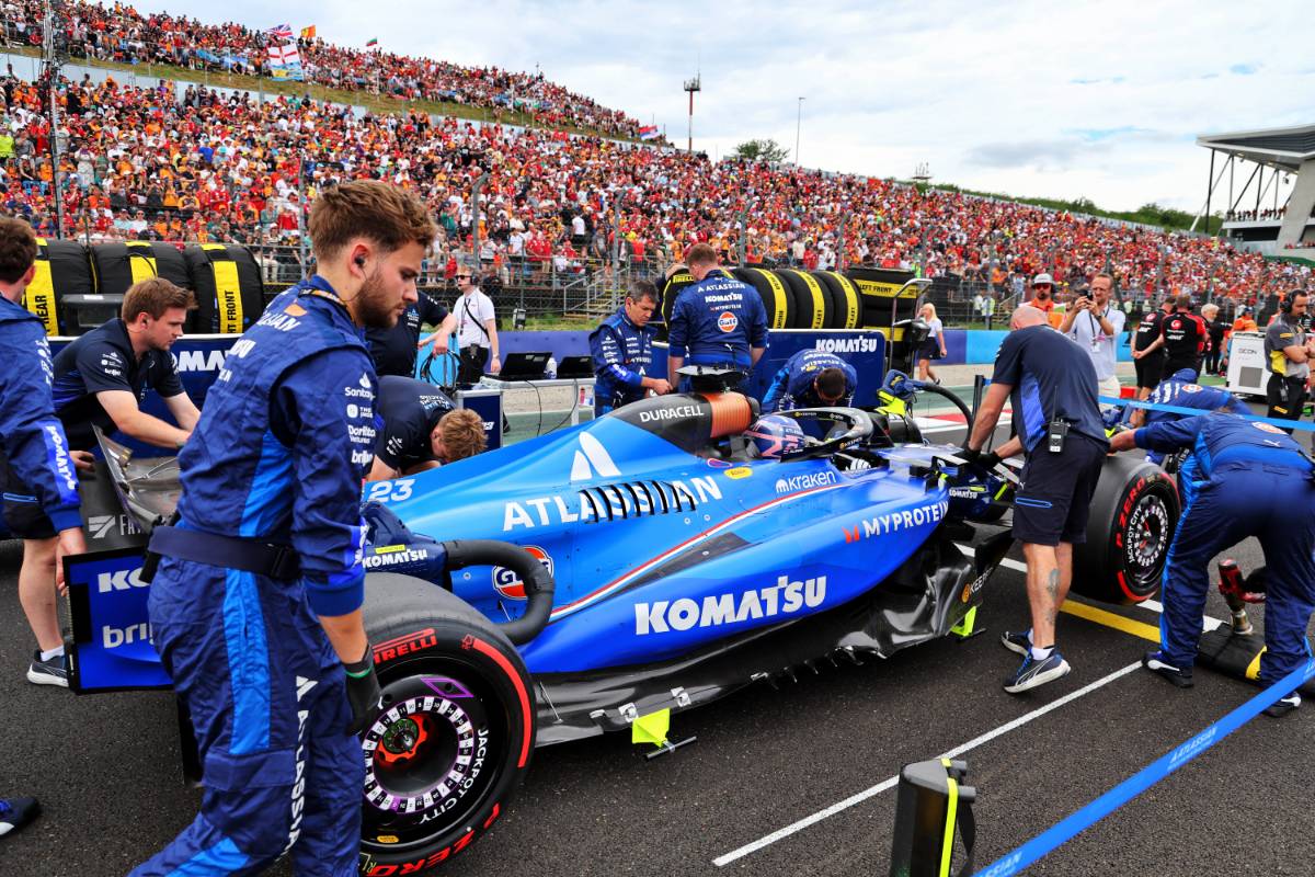 Albon: Vowles’ culture shift ended ‘doom and gloom’ at Williams