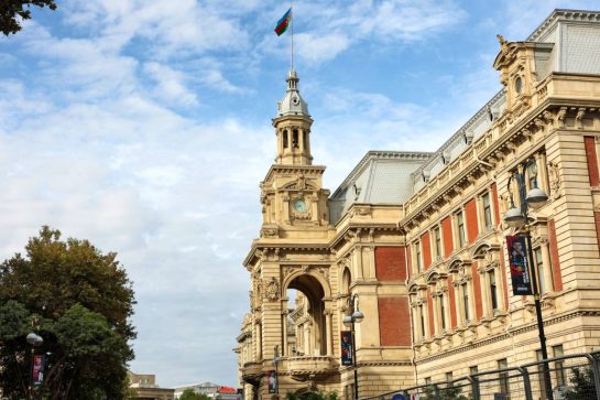 Circuit atmosphere - city building.
18.09.2025. Formula 1 World Championship, Rd 17, Azerbaijan Grand Prix, Baku Street Circuit, Azerbaijan, Preparation Day.
- www.xpbimages.com, EMail: requests@xpbimages.com &copy; Copyright: Bearne / XPB Images