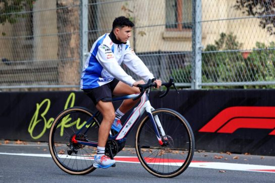 Isack Hadjar (FRA) Racing Bulls rides the circuit.
18.09.2025. Formula 1 World Championship, Rd 17, Azerbaijan Grand Prix, Baku Street Circuit, Azerbaijan, Preparation Day.
 - www.xpbimages.com, EMail: requests@xpbimages.com &copy; Copyright: Rew / XPB Images