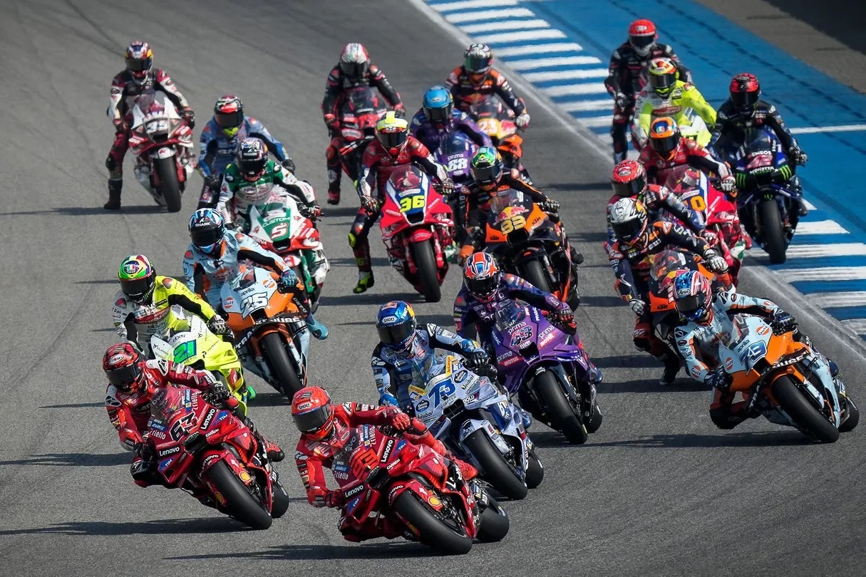 Ecclestone’s tip for Horner: Forget F1, take MotoGP by storm!