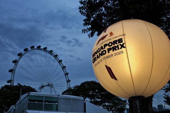 Paddock atmosphere.
02.10.2025. Formula 1 World Championship, Rd 18, Singapore Grand Prix, Marina Bay Street Circuit, Singapore, Preparation Day.
- www.xpbimages.com, EMail: requests@xpbimages.com &copy; Copyright: Moy / XPB Images