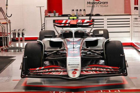 Haas VF-25.
02.10.2025. Formula 1 World Championship, Rd 18, Singapore Grand Prix, Marina Bay Street Circuit, Singapore, Preparation Day.
- www.xpbimages.com, EMail: requests@xpbimages.com &copy; Copyright: Batchelor / XPB Images