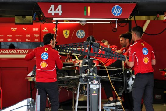 Ferrari SF-25 being prepared in the pit garage.
23.10.2025. Formula 1 World Championship, Rd 20, Mexican Grand Prix, Mexico City, Mexico, Preparation Day.
- www.xpbimages.com, EMail: requests@xpbimages.com © Copyright: Moy / XPB Images