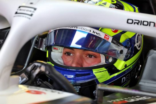 Oliver Bearman (GBR) Haas VF-25.
24.10.2025. Formula 1 World Championship, Rd 20, Mexican Grand Prix, Mexico City, Mexico, Practice Day.
- www.xpbimages.com, EMail: requests@xpbimages.com &copy; Copyright: Batchelor / XPB Images