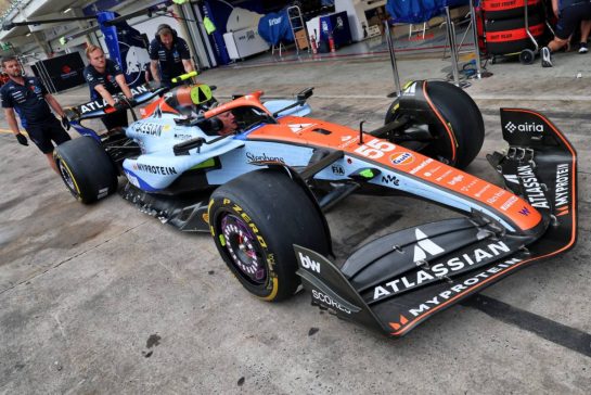 Atlassian Williams Racing FW47 - Gulf 'Drien by Words' livery.
06.11.2025. Formula 1 World Championship, Rd 21, Brazilian Grand Prix, Sao Paulo, Brazil, Preparation Day.
- www.xpbimages.com, EMail: requests@xpbimages.com &copy; Copyright: Batchelor / XPB Images