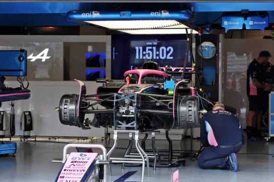 Alpine F1 Team A525 being prepared in the pit garage.
19.11.2025. Formula 1 World Championship, Rd 22, Las Vegas Grand Prix, Las Vegas, Nevada, USA, Preparation Day.
- www.xpbimages.com, EMail: requests@xpbimages.com &copy; Copyright: Moy / XPB Images