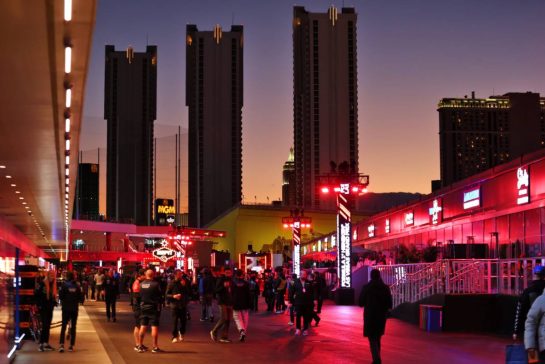 Paddock atmosphere.
19.11.2025. Formula 1 World Championship, Rd 22, Las Vegas Grand Prix, Las Vegas, Nevada, USA, Preparation Day.
 - www.xpbimages.com, EMail: requests@xpbimages.com &copy; Copyright: Patching / XPB Images