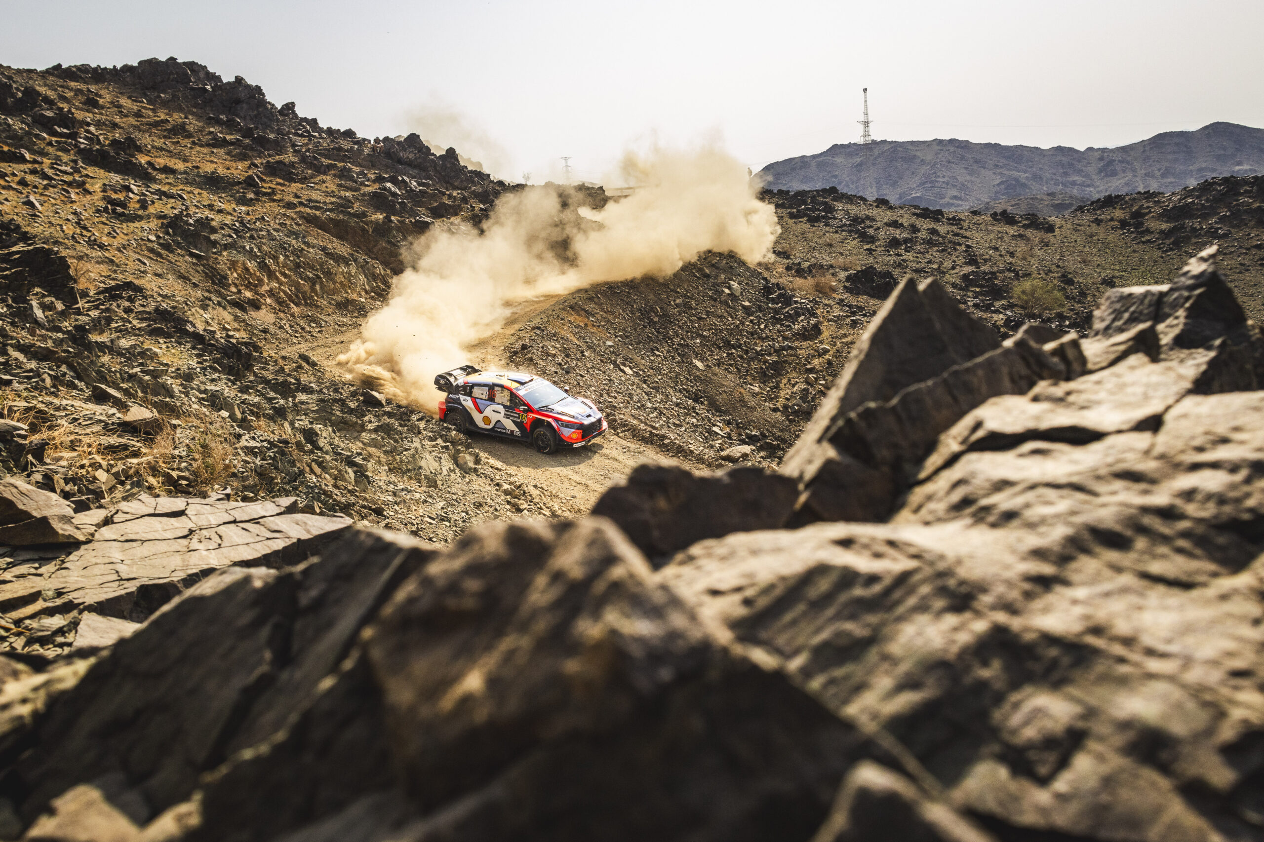WRC – Fourmaux leads in Saudi Arabia, Ogier ahead in title chase