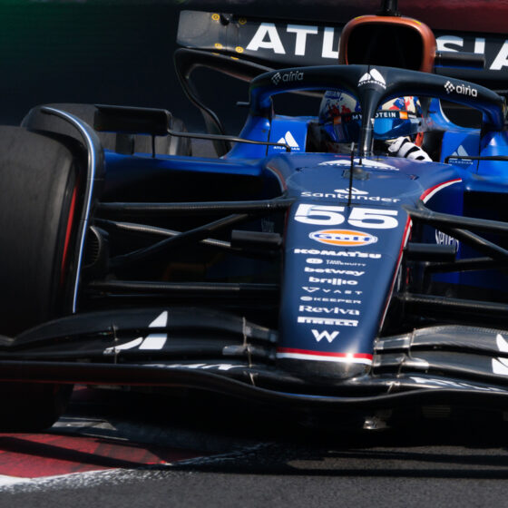 Sainz pens heartfelt end-of-season letter to Williams staff