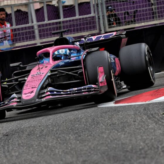 Horner reportedly holding talks over buying into Alpine