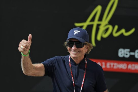 Emerson Fittipaldi (BRA).
04.12.2025. Formula 1 World Championship, Rd 24, Abu Dhabi Grand Prix, Yas Marina Circuit, Abu Dhabi, Preparation Day.
- www.xpbimages.com, EMail: requests@xpbimages.com &copy; Copyright: Moy / XPB Images