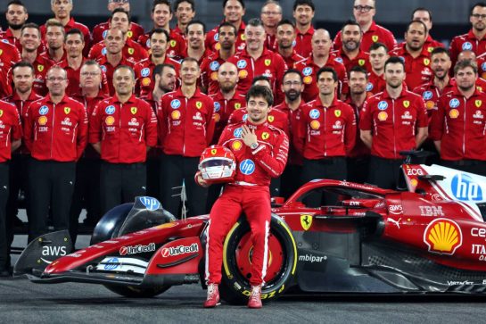 Charles Leclerc (MON) Ferrari at a team photograph.
04.12.2025. Formula 1 World Championship, Rd 24, Abu Dhabi Grand Prix, Yas Marina Circuit, Abu Dhabi, Preparation Day.
- www.xpbimages.com, EMail: requests@xpbimages.com &copy; Copyright: Bearne / XPB Images