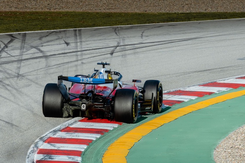 Hamilton delighted with ‘amazing’ Thursday mileage in Barcelona