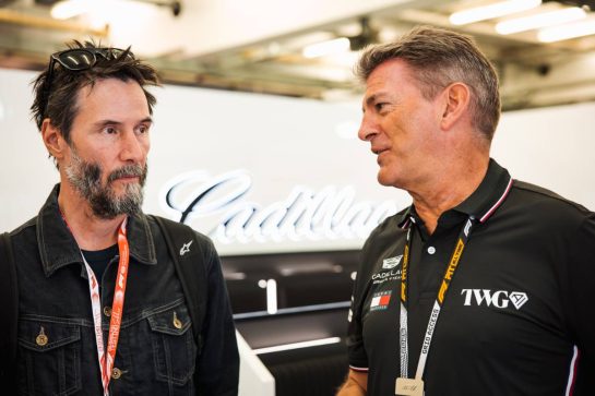 (L to R): Keanu Reeves (USA) Actor with Graeme Lowdon (GBR) Cadillac Formula 1 Team, Team Principal.
11.02.2026. Formula 1 Testing, Bahrain Test One, Sakhir, Bahrain, Day One.
- www.xpbimages.com, EMail: requests@xpbimages.com © Copyright: Bearne / XPB Images