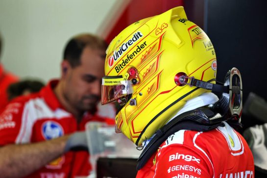 Lewis Hamilton (GBR) Scuderia Ferrari.
11.02.2026. Formula 1 Testing, Bahrain Test One, Sakhir, Bahrain, Day One.
- www.xpbimages.com, EMail: requests@xpbimages.com © Copyright: Batchelor / XPB Images