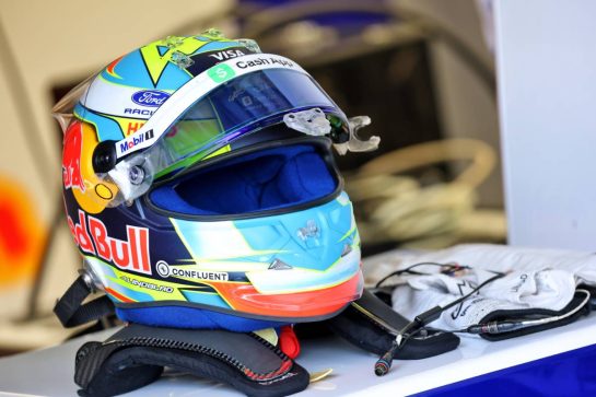 The helmet of Arvid Lindblad (GBR) Racing Bulls Formula One Team.
11.02.2026. Formula 1 Testing, Bahrain Test One, Sakhir, Bahrain, Day One.
- www.xpbimages.com, EMail: requests@xpbimages.com © Copyright: Batchelor / XPB Images