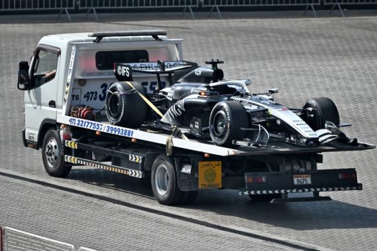 The Cadillac Formula 1 Team Car of Sergio Perez (MEX) is recovered back to the pits on the back of a truck.
12.02.2026. Formula 1 Testing, Bahrain Test One, Sakhir, Bahrain, Day Two.
- www.xpbimages.com, EMail: requests@xpbimages.com &copy; Copyright: Price	/ XPB Images