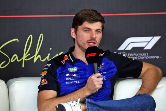 Max Verstappen (NLD) Red Bull Racing in the FIA Press Conference.
18.02.2026. Formula 1 Testing, Bahrain Test Two, Sakhir, Bahrain, Day One.
- www.xpbimages.com, EMail: requests@xpbimages.com &copy; Copyright: Bearne / XPB Images