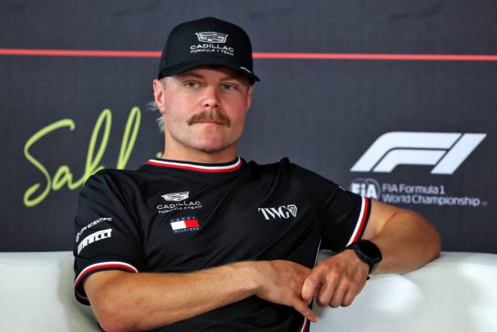 Valtteri Bottas (FIN) Cadillac Formula 1 Team in the FIA Press Conference.
18.02.2026. Formula 1 Testing, Bahrain Test Two, Sakhir, Bahrain, Day One.
- www.xpbimages.com, EMail: requests@xpbimages.com &copy; Copyright: Bearne / XPB Images