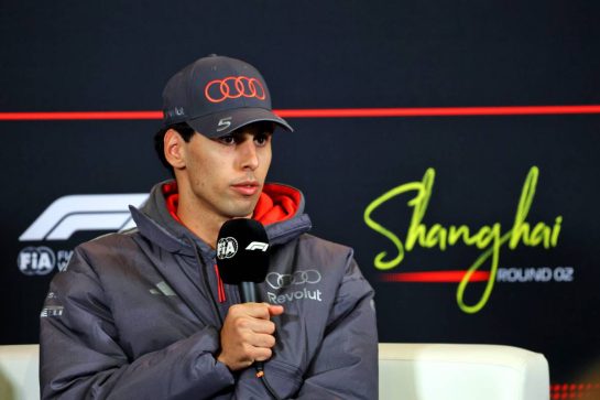 Gabriel Bortoleto (BRA) Audi F1 Team in the FIA Press Conference.
12.03.2026. Formula 1 World Championship, Rd 2, Chinese Grand Prix, Shanghai, China, Preparation Day.
- www.xpbimages.com, EMail: requests@xpbimages.com © Copyright: Bearne / XPB Images