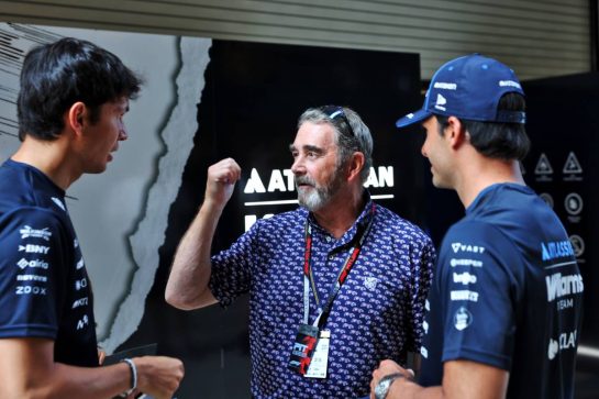 (L to R): Alexander Albon (THA) Williams F1 Team with Nigel Mansell (GBR) and Carlos Sainz (ESP) Williams F1 Team.
30.04.2026. Formula 1 World Championship, Rd 4, Miami Grand Prix, Miami, Florida, USA, Preparation Day.
- www.xpbimages.com, EMail: requests@xpbimages.com © Copyright: Bearne / XPB Images