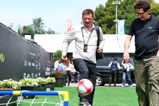 (L to R): Allan McNish (GBR) Audi F1 Team Racing Director with Mattia Binotto (ITA) Audi F1 Team Motorsport Chief Operating and Chief Technical Officer.
11.06.2026. Formula 1 World Championship, Rd 7, Barcelona-Catalunya Grand Prix, Barcelona, Spain, Preparation Day.
- www.xpbimages.com, EMail: requests@xpbimages.com © Copyright: Bearne / XPB Images