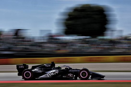 Sergio Perez (MEX) Cadillac Formula 1 Team MAC-26.
13.06.2026. Formula 1 World Championship, Rd 7, Barcelona-Catalunya Grand Prix, Barcelona, Spain, Qualifying Day.
- www.xpbimages.com, EMail: requests@xpbimages.com © Copyright: Charniaux / XPB Images