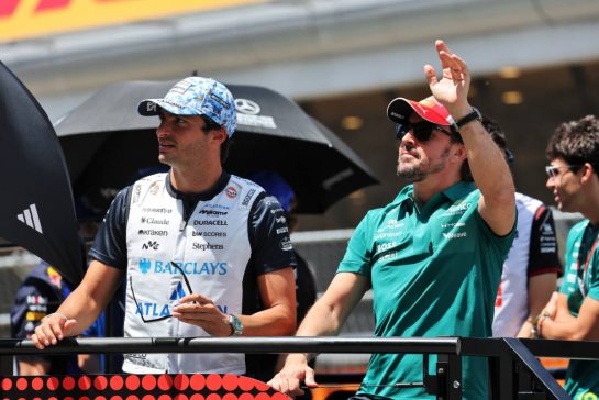 (L to R): Carlos Sainz (ESP) Williams F1 Team and Fernando Alonso (ESP) Aston Martin F1 Team on the drivers' parade.
14.06.2026. Formula 1 World Championship, Rd 7, Barcelona-Catalunya Grand Prix, Barcelona, Spain, Race Day.
- www.xpbimages.com, EMail: requests@xpbimages.com &copy; Copyright: Charniaux / XPB Images