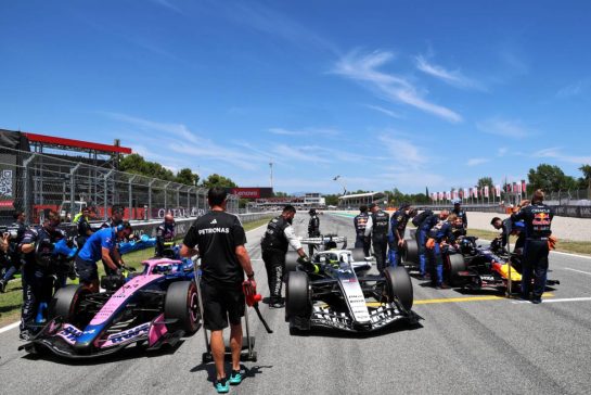 (L to R): Franco Colapinto (ARG) Alpine F1 Team A526; Sergio Perez (MEX) Cadillac Formula 1 Team MAC-26; and Max Verstappen (NLD) Red Bull Racing RB22 on the grid.
14.06.2026. Formula 1 World Championship, Rd 7, Barcelona-Catalunya Grand Prix, Barcelona, Spain, Race Day.
- www.xpbimages.com, EMail: requests@xpbimages.com &copy; Copyright: Batchelor / XPB Images