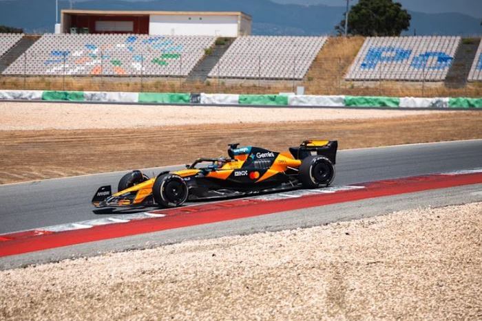 McLaren wraps up pre-break running with Portimão test