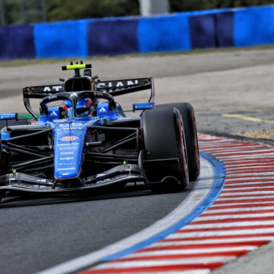 Sainz ‘never considered’ leaving Williams – denies Audi talks