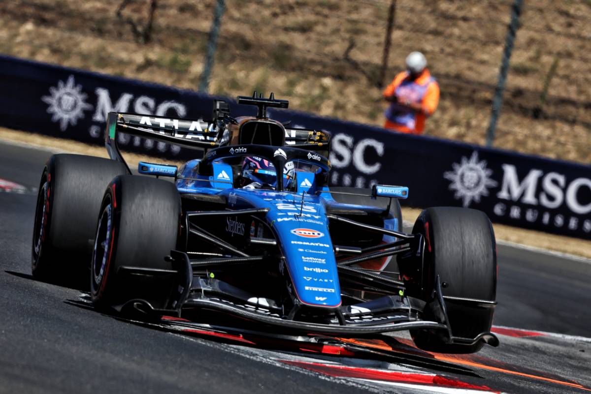 Frustrated Albon forced to ‘under-drive’ troubled Williams car