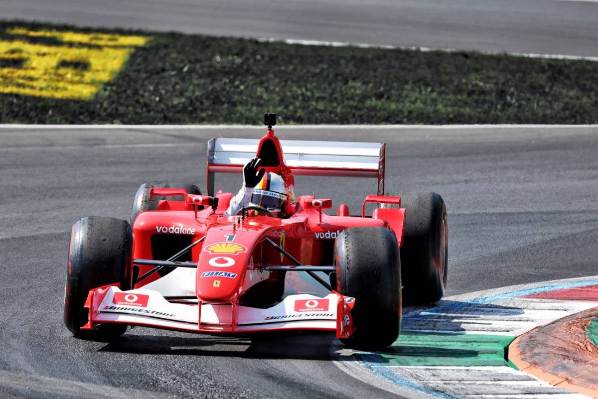 Vettel leaves door open to intriguing F1 return