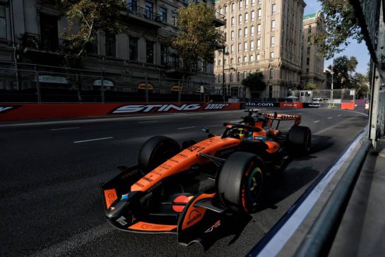 Oscar Piastri (AUS) McLaren F1 Team MCL40.
24.09.2026. Formula One World Championship, Rd 15, Azerbaijan Grand Prix, Baku, Azerbaijan, Practice Day.
- www.xpbimages.com, EMail: requests@xpbimages.com &copy; Copyright: Charniaux / XPB Images