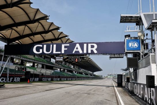 Circuit atmosphere - track detail.
01.10.2026. Formula 1 World Championship, Rd 16, Bahrain Grand Prix, Sepang, Malaysia, Preparations Day.
- www.xpbimages.com, EMail: requests@xpbimages.com &copy; Copyright: Moy / XPB Images