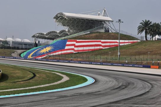 Circuit atmosphere - track detail.
01.10.2026. Formula 1 World Championship, Rd 16, Bahrain Grand Prix, Sepang, Malaysia, Preparations Day.
- www.xpbimages.com, EMail: requests@xpbimages.com &copy; Copyright: Moy / XPB Images