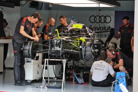 An Audi F1 Team R26 is built in the pit garage.
01.10.2026. Formula 1 World Championship, Rd 16, Bahrain Grand Prix, Sepang, Malaysia, Preparations Day.
- www.xpbimages.com, EMail: requests@xpbimages.com &copy; Copyright: Moy / XPB Images