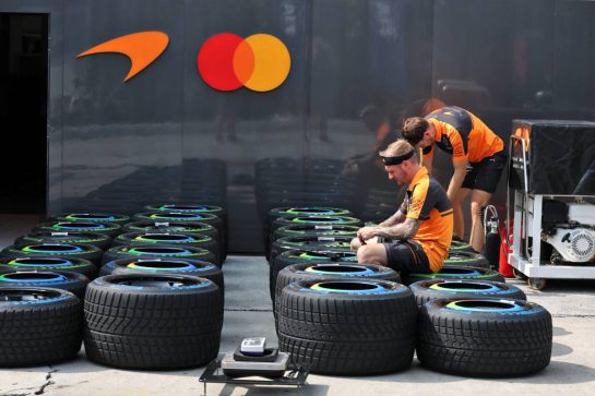 Paddock atmosphere - McLaren F1 Team mechanics with wet Pirelli tyres.
01.10.2026. Formula 1 World Championship, Rd 16, Bahrain Grand Prix, Sepang, Malaysia, Preparations Day.
- www.xpbimages.com, EMail: requests@xpbimages.com &copy; Copyright: Moy / XPB Images