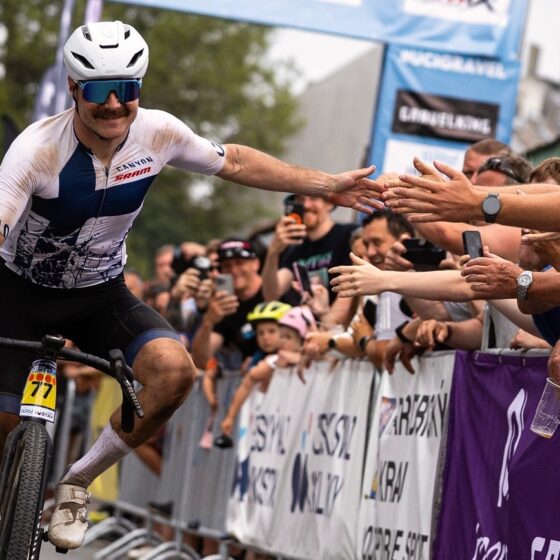 Valtteri Bottas opts for extreme cycle commute to Singapore!